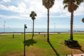 Quiet, family-friendly oceanfront house. Pool. - Image 3
