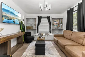 New! Hidden gem W/gameroom - Image 5