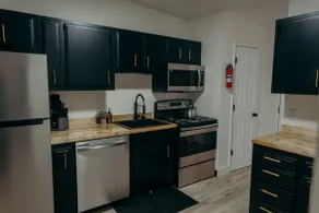 Affordable Apartmnt Near Airport - Image 5
