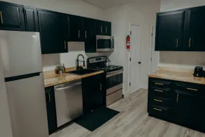 Affordable Apartmnt Near Airport - Image 4