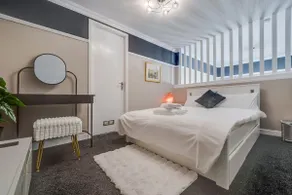 Luxurious Royal 2BR Apartment, Glasgow City Centre - Image 4