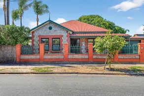 Lovely Villa on the Border of Prospect - Image 3