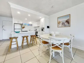 Stylish 3BR Apartment Opposite Chambers Island - Image 2