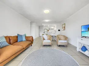 Stylish 3BR Apartment Opposite Chambers Island - Image 4