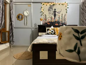 The Sunflower Nook - Image 4