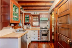 Creekside Fairytale Cabin Near Ferries to Seattle - Image 3