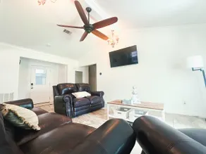 Spacious Seabrook Stay - 6 min to Kemah Boardwalk - Image 3