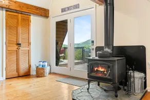 Mountain Views~ New listing~ starlink~ Hot tub - Image 2