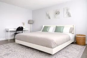 Empire Home | Luxurious | EV Charging - Image 3