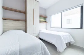1 King, 3 Twin bed, Pool & 2 parking | 3BR2br 6ppl - Image 3