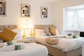 The Wilmslow House Free Parking - Close to Airport - Image 3