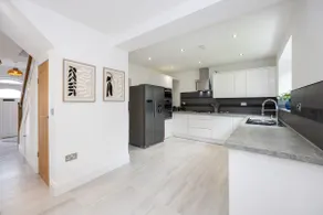 The Wilmslow House Free Parking - Close to Airport - Image 5