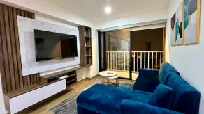 Exclusive and central apartment with parking - Image 5