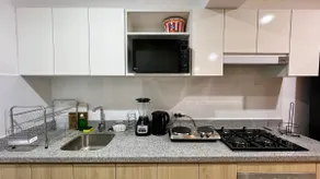 Exclusive and central apartment with parking - Image 3
