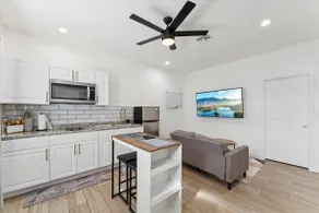 Easy PHX Living 1BR w/King Bed - Image 2
