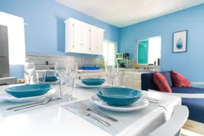 Secret Gem 1 Bedroom Apartment - Image 4