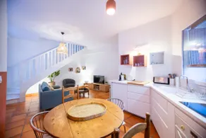 Charming house in the city center, private access - Image 2