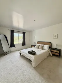 Quiet condo near Christiana, UD, Wilmington | Desk - Image 3