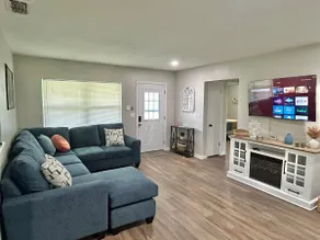 Inverness Gem! Sunroom. Grill. Garage. Renovated. - Image 4