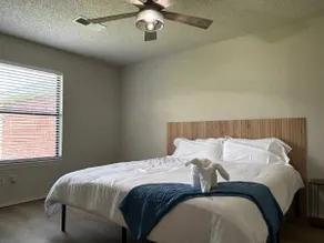 Shop, Eat & Sleep, 2 king suites - Image 4