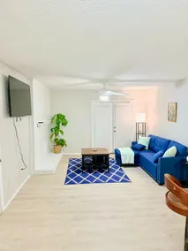 5 min to Downtown & Med - Cozy 1 BR w/ Pool Access - Image 3