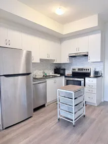 Entire 2BR Townhouse + Sofa Bed | Easy Transit - Image 4