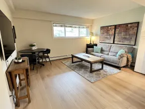 In the heart of downtown! - Image 2
