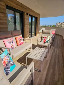 Elegant Sunny Winter Beach Stay - Gym Near Airport - Image 2