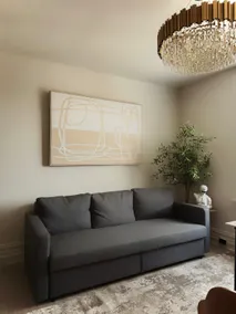 KING Bed • Cozy City Haven • Free Parking - Image 2