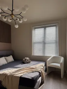 KING Bed • Cozy City Haven • Free Parking - Image 3