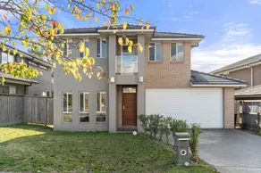 Spacious 5BR With 2 Parking | 4 Min To Woolworths - Image 5