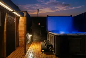 Luxury South Iceland Retreat | Sea Views | Hot Tub - Image 2