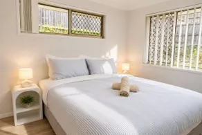 4 BR Family Retreat – 15 min to Ipswich - Image 3