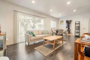 2 Bedroom Newly Remodeled Modern Apartment - Image 4
