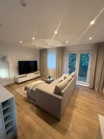 Cosy 2 bed Flat Woking 30 min via Train to London - Image 5
