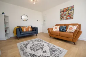 Rydal Palace Rugby - Charming 2Bed Haven With Free Driveway Parking - Image 2