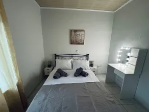 Castle View Apartment - Image 2
