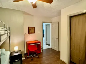 607-5 Kingwilliam Riverwalk Comfort 2 Bedrooms/1 Bathroom - Image 5