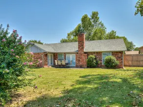 Chic 4BR Retreat - Big Backyard - Image 2