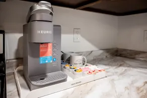 Luxury Suites #4 - Image 2