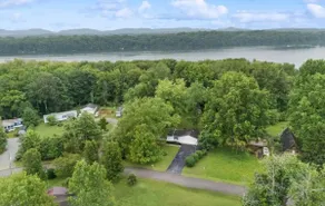 Lakefront Family Cottage w/Game Room - Image 3