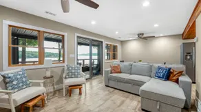 Relaxing 4-Bed Lakefront Home with Private Dock - Image 3