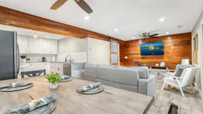 Relaxing 4-Bed Lakefront Home with Private Dock - Image 2