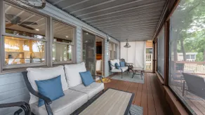 Relaxing 4-Bed Lakefront Home with Private Dock - Image 4