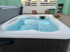 Luxury penthouse in Faro with jacuzzi + rooftop with sea view - Image 2