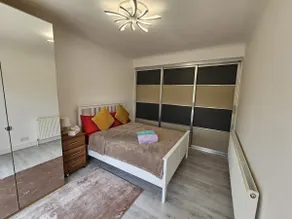 Fantastic 4 Apartments - Image 3