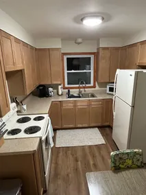 Charming Upstairs 2 Bedroom Gem w/Heated Parking - Image 3