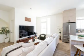Sauna, Jacuzzi, EV Charger, King Bed, Epic Views! - Image 2