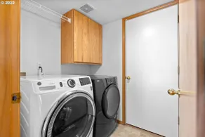 Charming Family Home in Bethany - Image 4