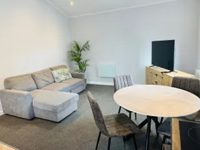 1 bed ground floor flat free parking - Image 2